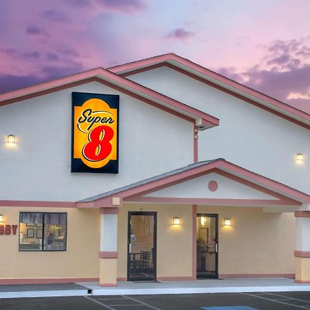 Super 8 By Wyndham Douglas Exterior photo